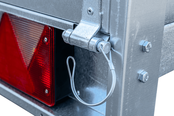 REMORQUE 264 KIPP AVEC ROUE JOCKEY, CÔTÉS RIDELLES SUPPLÉMENTAIRES, CHÂSSIS H-800 ET BACHE BLEUE