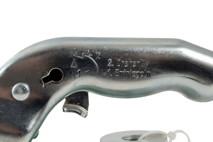 Attelage à boule KNOTT 6E0176.001 pour remorque de 750 kg avec timon en V