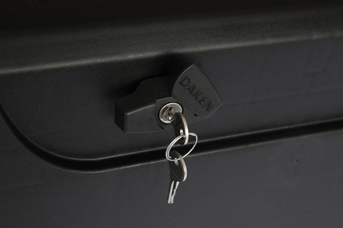 Boîte,  coffre à outils DAKEN 82203  BLACKIT 750x300x355mm 50,6l avec supports de montage