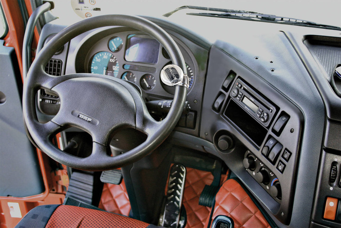 Bouton de volant diamètre 30 mm CAMION