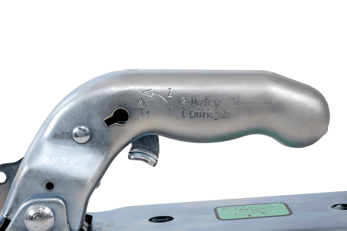 Attelage à boule KNOTT KQ14-C pour remorque de 1400 kg avec timon carré de 70 mm