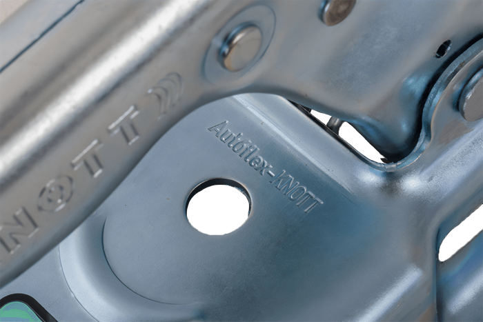 Attelage à boule KNOTT K7.5-M pour remorque de 750 kg avec timon carré de 70 mm