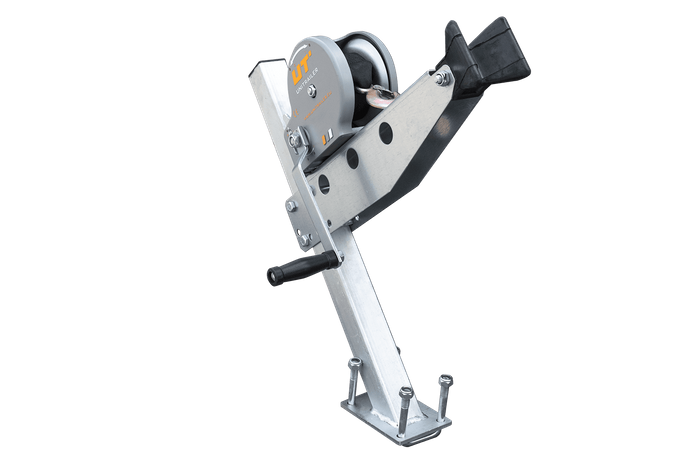 Potence UNITRAILER avec treuil et support remorque bateau